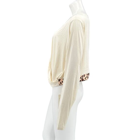 Fabletics Top Womens 3X Cream Leopard Crop Long Sleeves Athleisure Gym Workout - Picture 4 of 8
